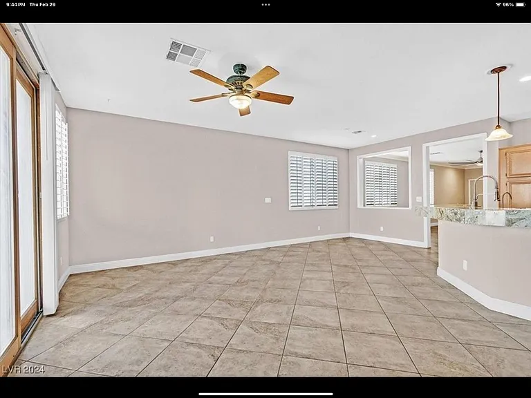 2258 Surrey Meadows Ave — Photo 3