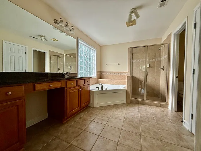 410 Harkness Cir — Photo 12