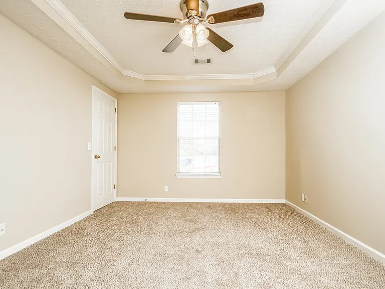 1215 Cedarbend Dr — Photo 7
