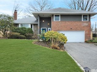 194 Hazelwood Dr, Westbury, NY 11590