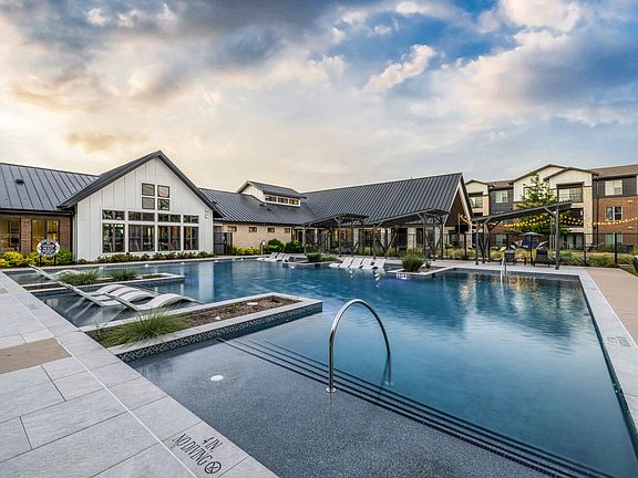 Resort Style Pool