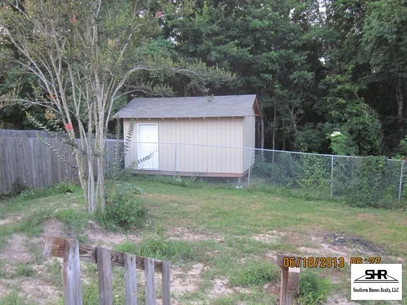 3 bed, 2.0 bath, 1244 sqft, $1,525 — Photo 4