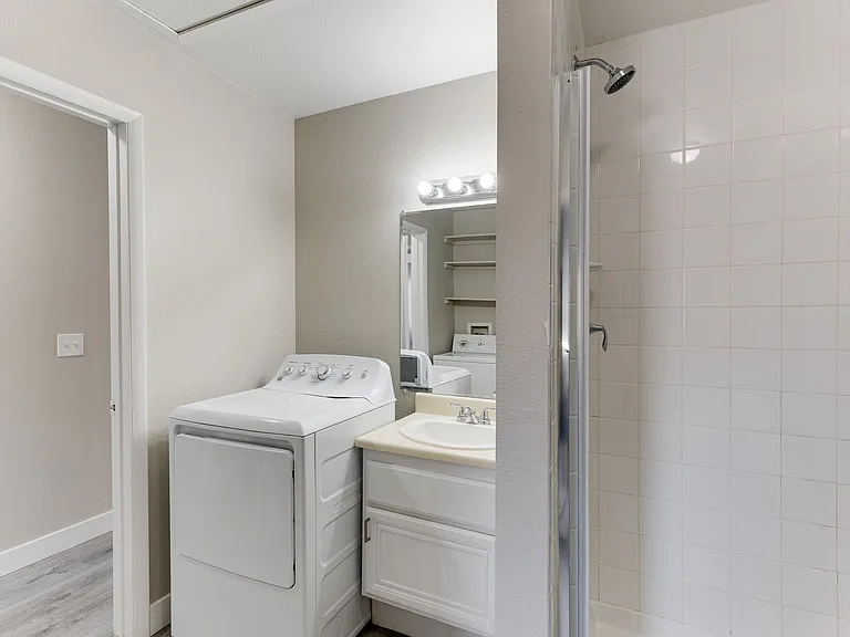 830 N Sloan Ln #202 — Photo 14