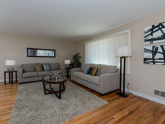 2nd image of 10829 Roseanna Dr