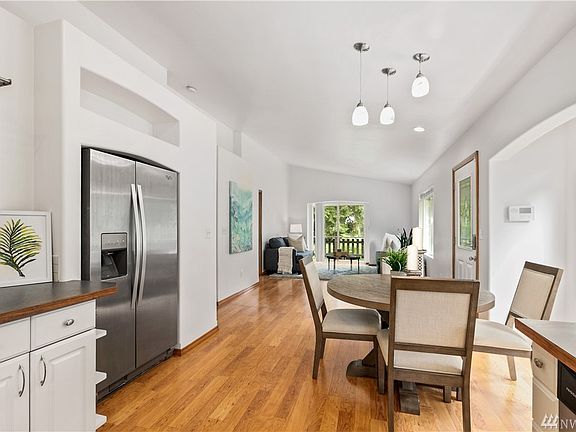 5th image of 3026 Pine Ln