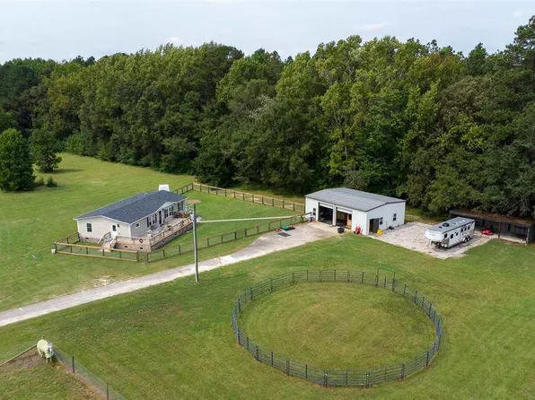 916 Hartland Dr, Hartsville, SC 29550