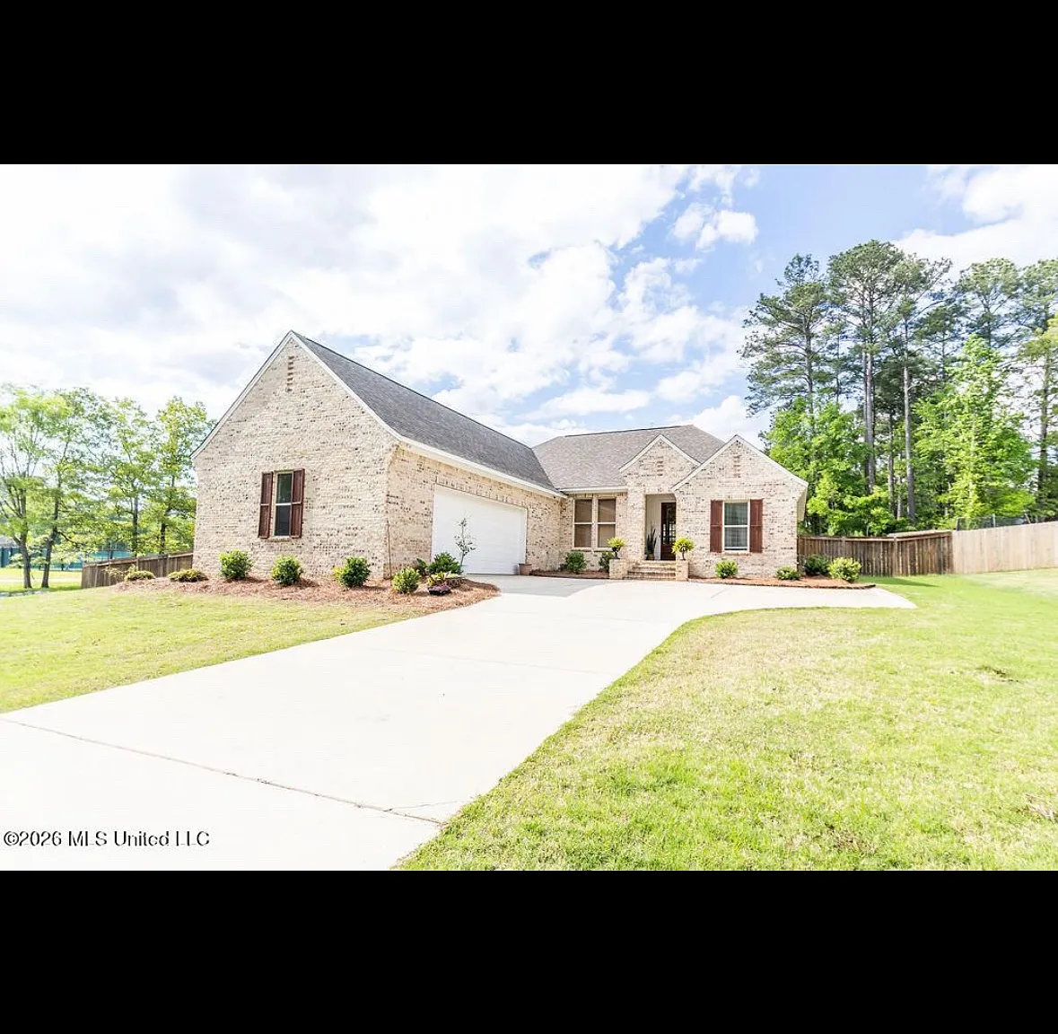 4 bed, 2143 sqft, $3,000 — Photo 2