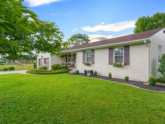 3rd image of 731 Parkway Dr