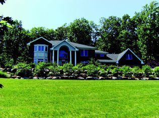 302 Rock Ridge Ct, Franklin Lakes, NJ 07417