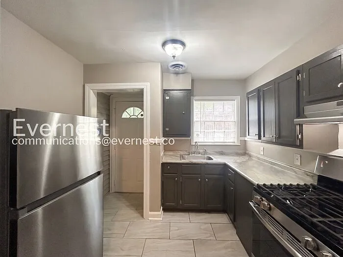 3376 Spottswood Ave — Photo 6