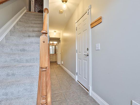 3rd image of 915 Sharkey Ln