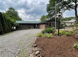 912 Latonka Dr, Mercer, PA 16137