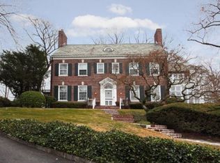 13 Cedar Ln, Bronxville, NY 10708