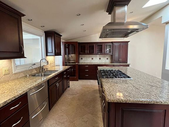 4th image of 2563 Oxford Ln