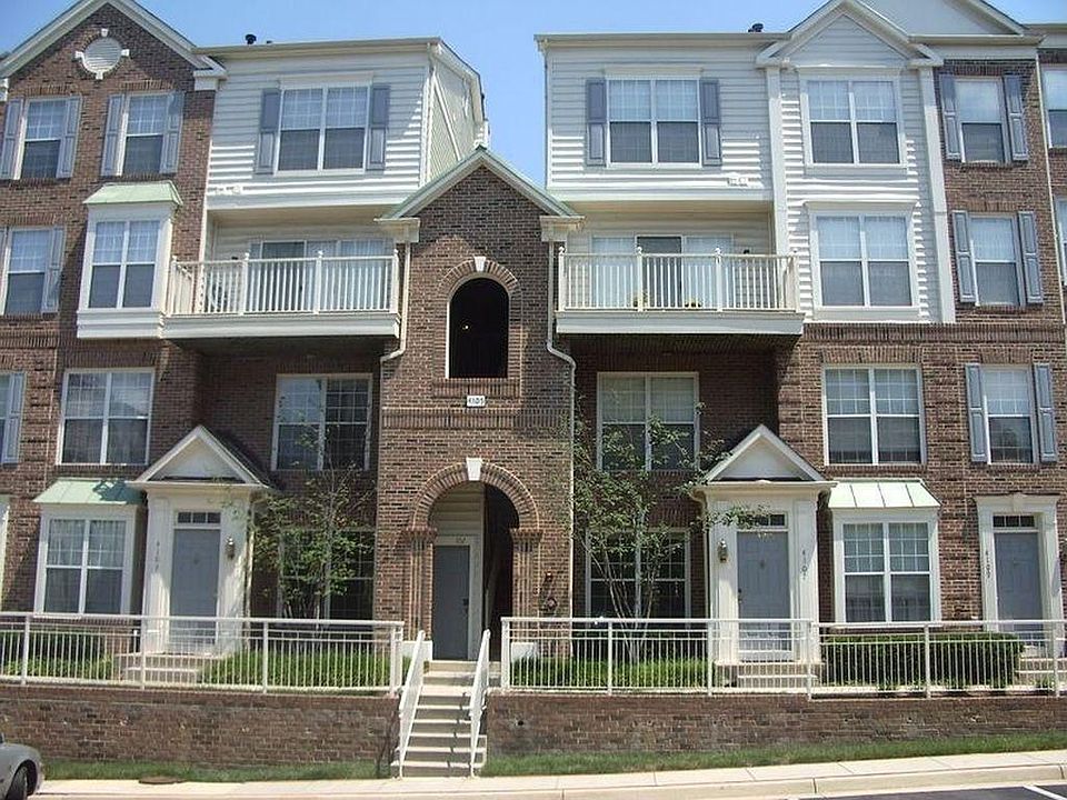 1st image of 4105 Oxford Ln APT 301