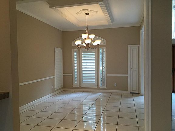 4th image of 819 Alhambra Ct