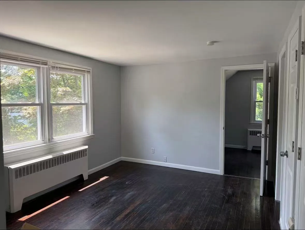 Waywood Pl, Huntington Station — Photo 3