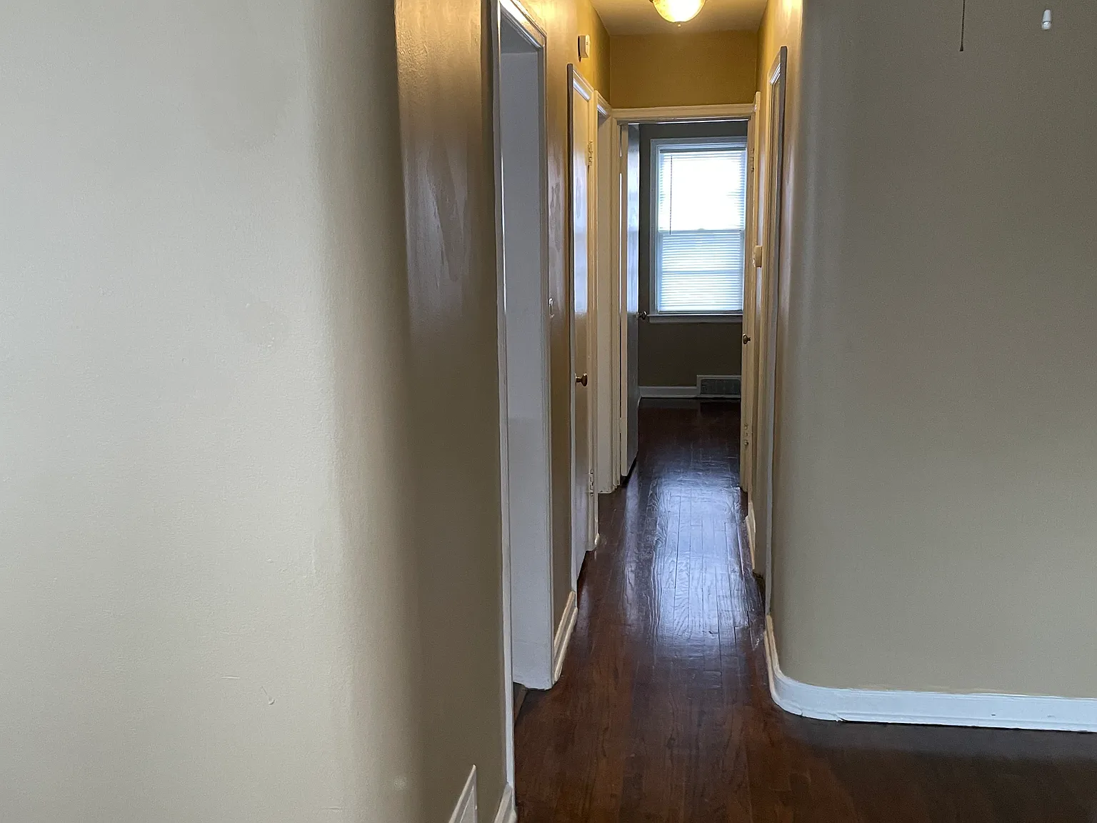 2 bed, 700 sqft, $1,095 — Photo 2