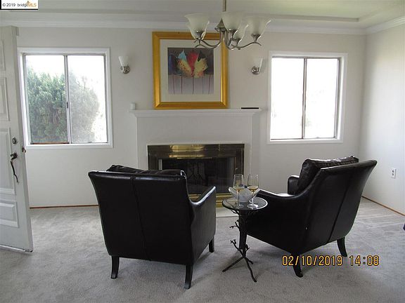 3rd image of 155 Marina Way S