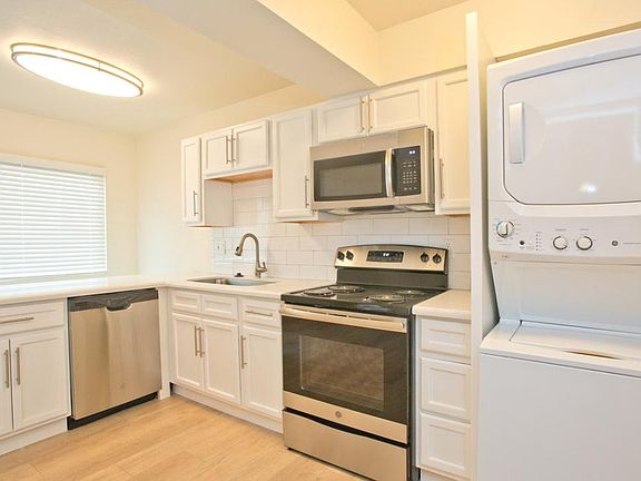 4th image of 1338 E Highland Ave #12