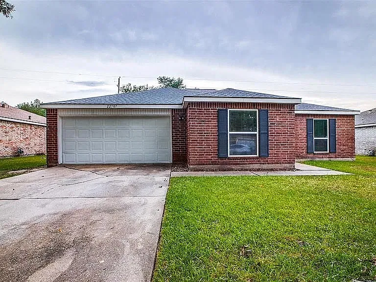 3 bed, 1800 sqft, $1,700 — Photo 1