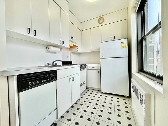 3rd image of 99-05 63rd Dr #3S