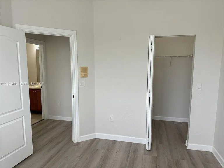 1048 NE 30th Ave #1048 — Photo 8