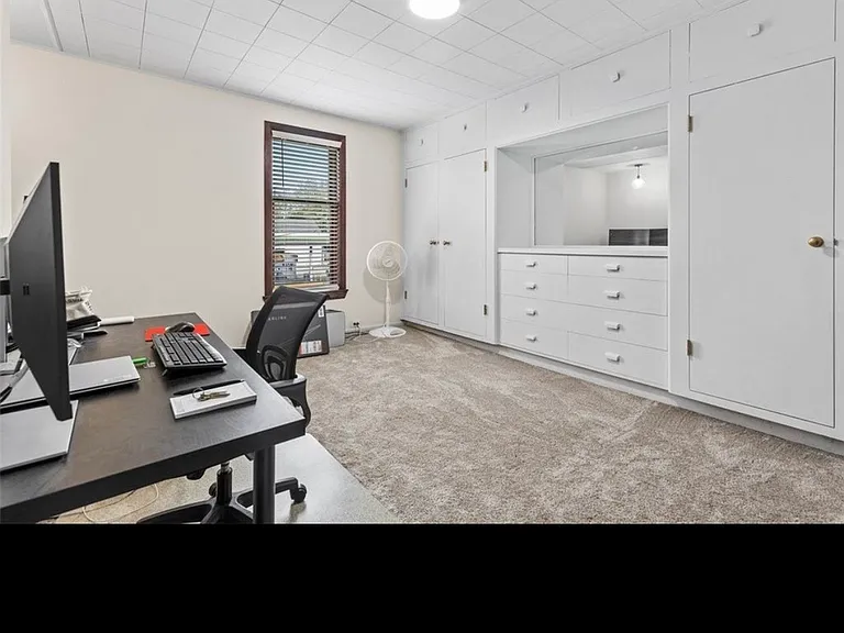 211 Lloyd Ave — Photo 4