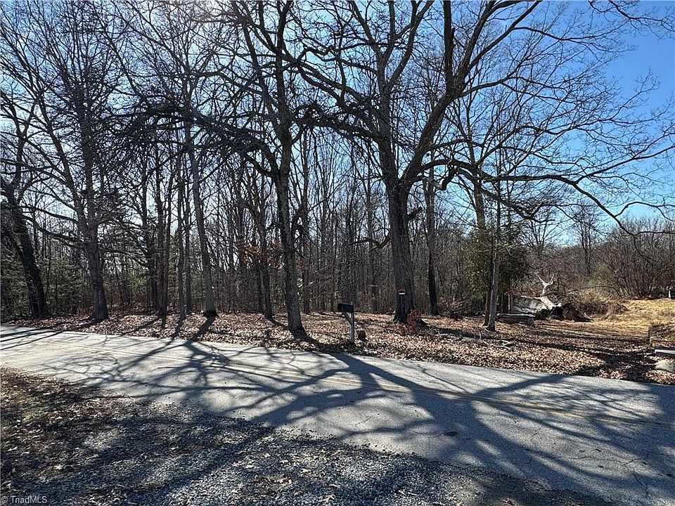 1st image of 3682 Wyandotte Ave