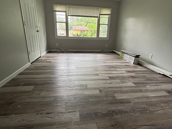 2nd image of 706 N Locust St #706