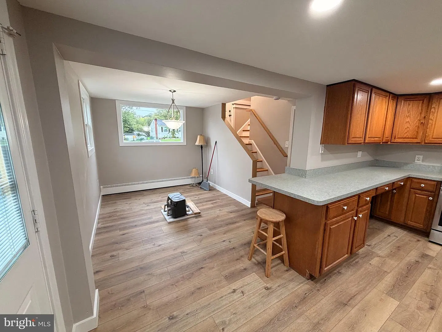 4 bed, 2.0 bath, 1140 sqft, $2,700 — Photo 3