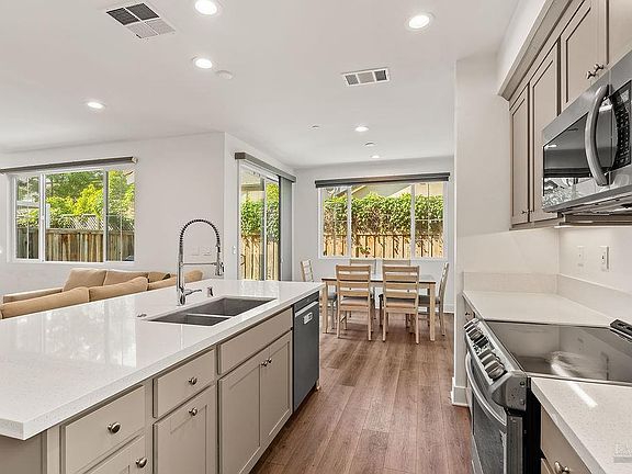3rd image of 2751 Bella Circle