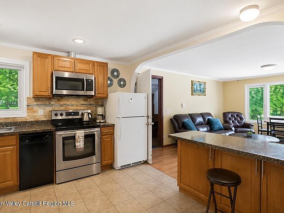 5th image of 8248 Main Street
