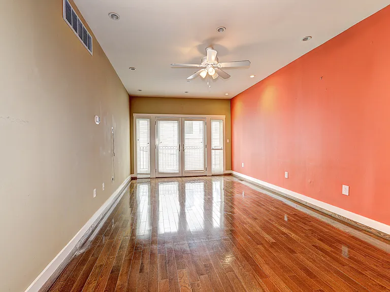 1724 Fleet St — Photo 10