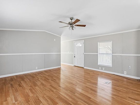 3rd image of 2408 Verbena Ave