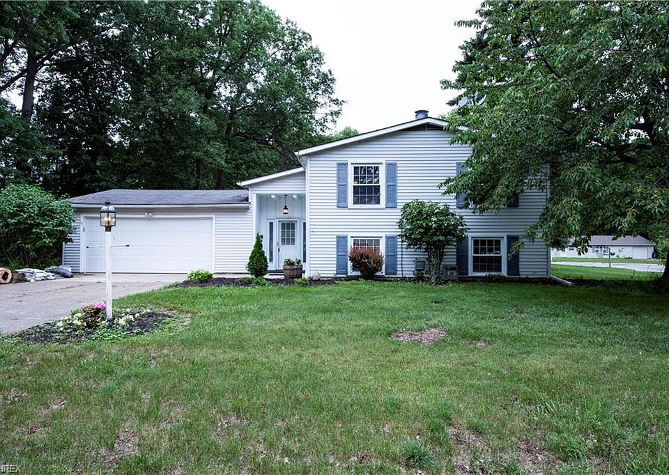 1st image of 696 Regina Dr