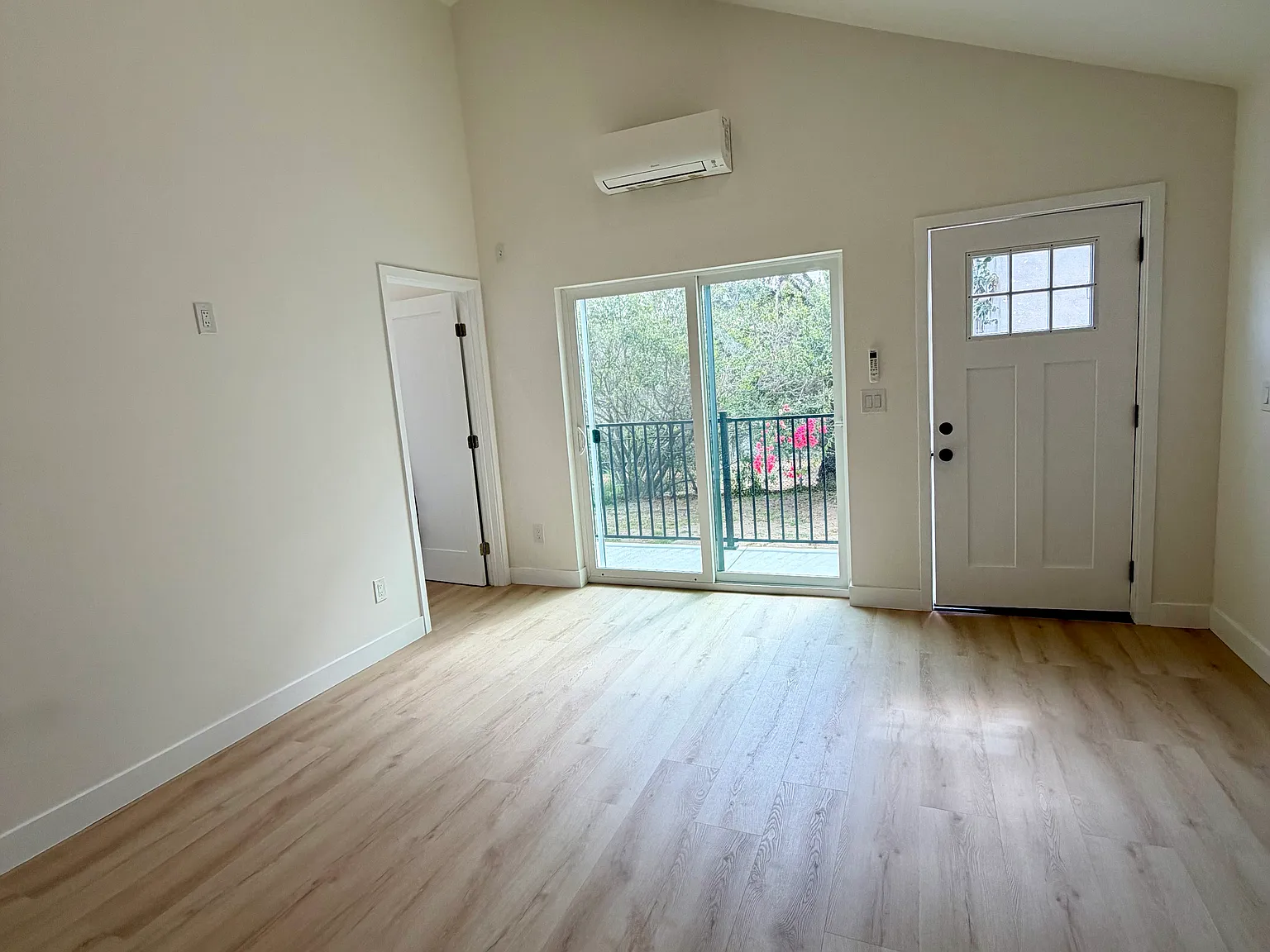 1 bed, $2,650 — Photo 4