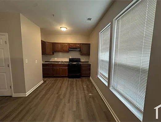 4 bed, $3,999 — Photo 3