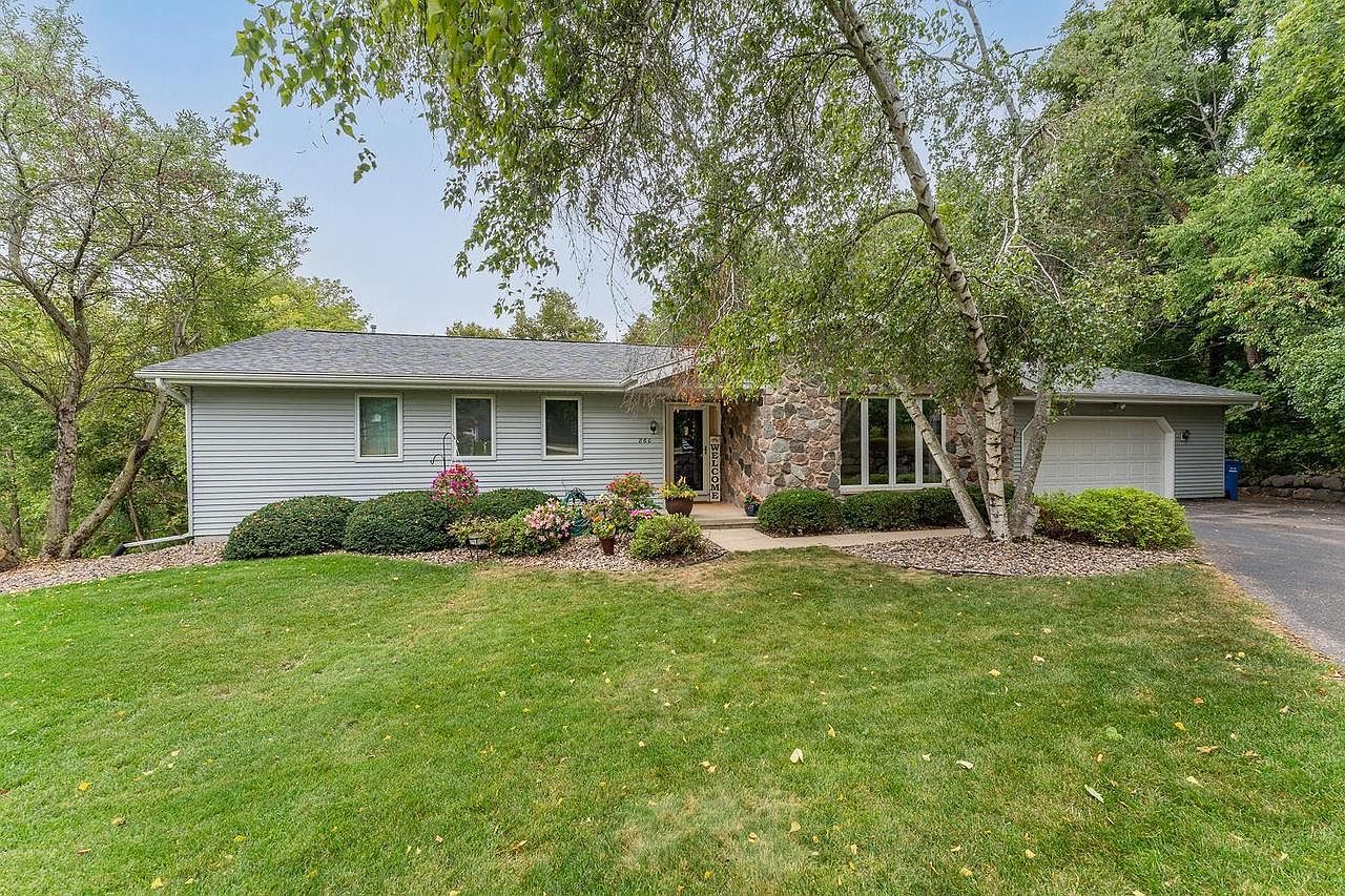 860 Iroquois Circle, Baraboo, WI 53913 Zillow