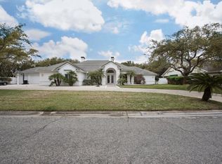 312 Olympic Dr, Rockport, TX 78382