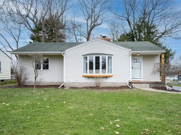 18 Dallas Dr, Rochester, NY 14624