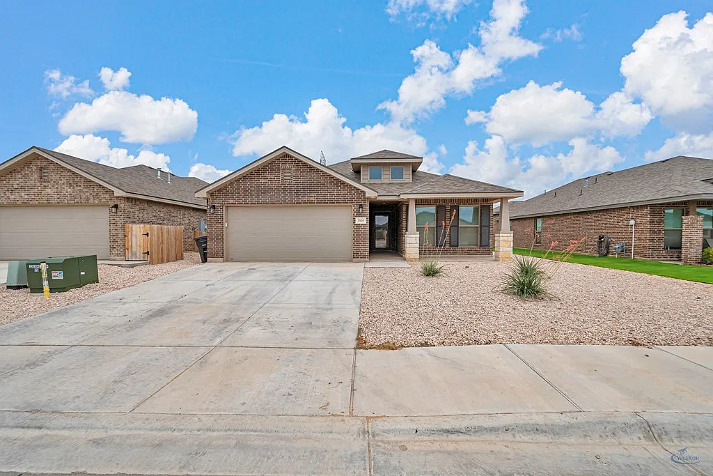 3 bed, 2.0 bath, 1845 sqft, $2,850 — Photo 3