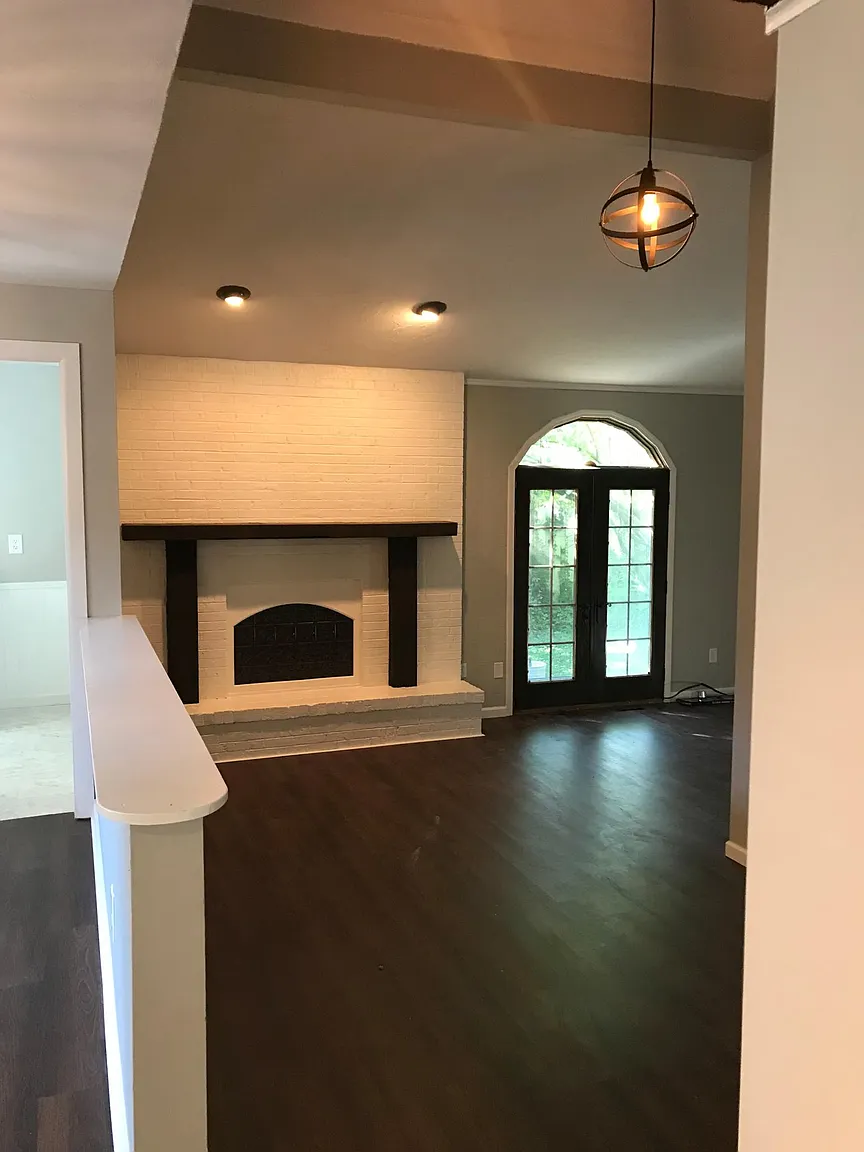 188 S Point Dr photo 1