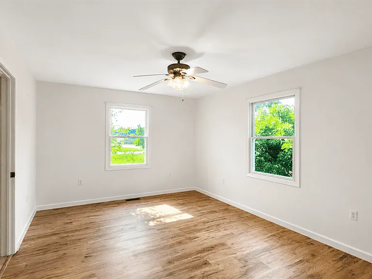 1425 N Sutton Rd — Photo 8
