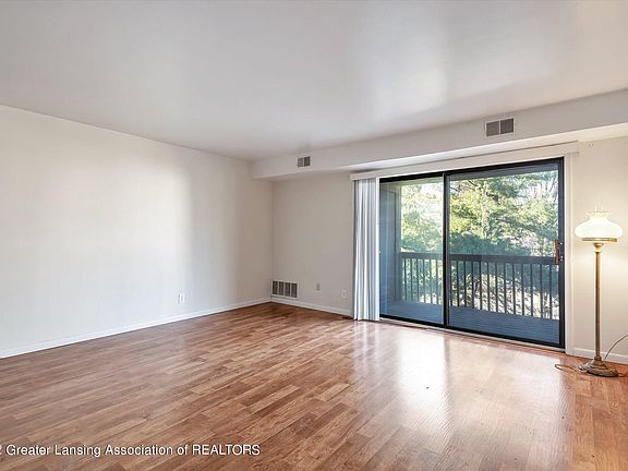 3rd image of 6164 Cobblers Dr APT 100