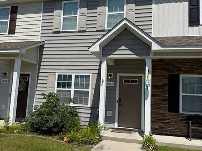 602 Ebb Tide Ln — Photo 1