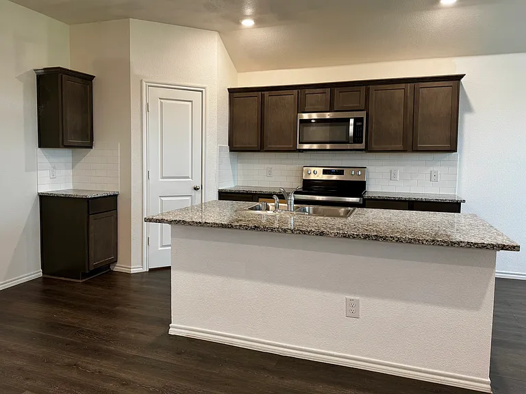 4325 Pyramid Dr — Photo 15