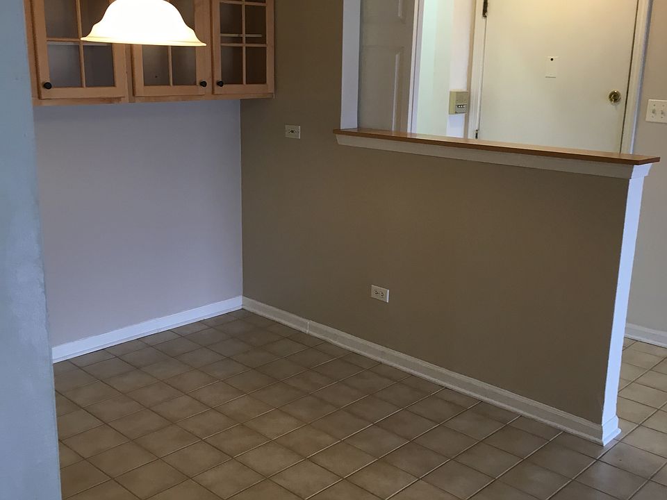 1st image of 1615 N Windsor Dr #302