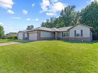 525 S Casa Grande Ave, Springfield, MO 65802