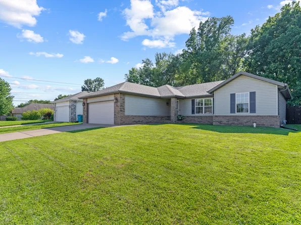 525 S Casa Grande Avenue, Springfield, MO 65802